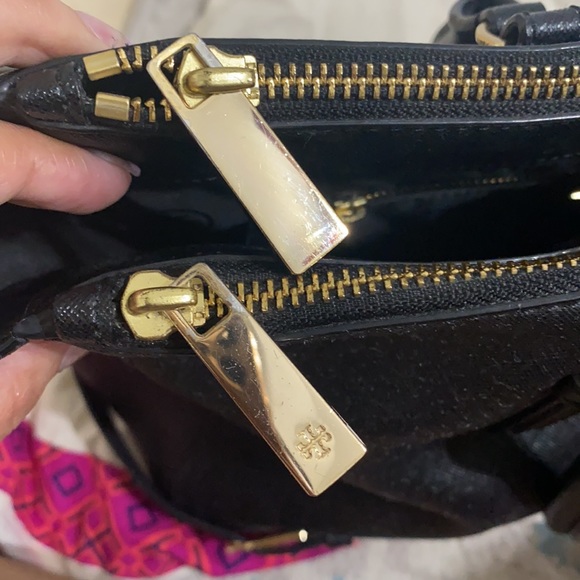 Tory Burch Robinson Multi Tote Black EUC - Picture 4 of 6